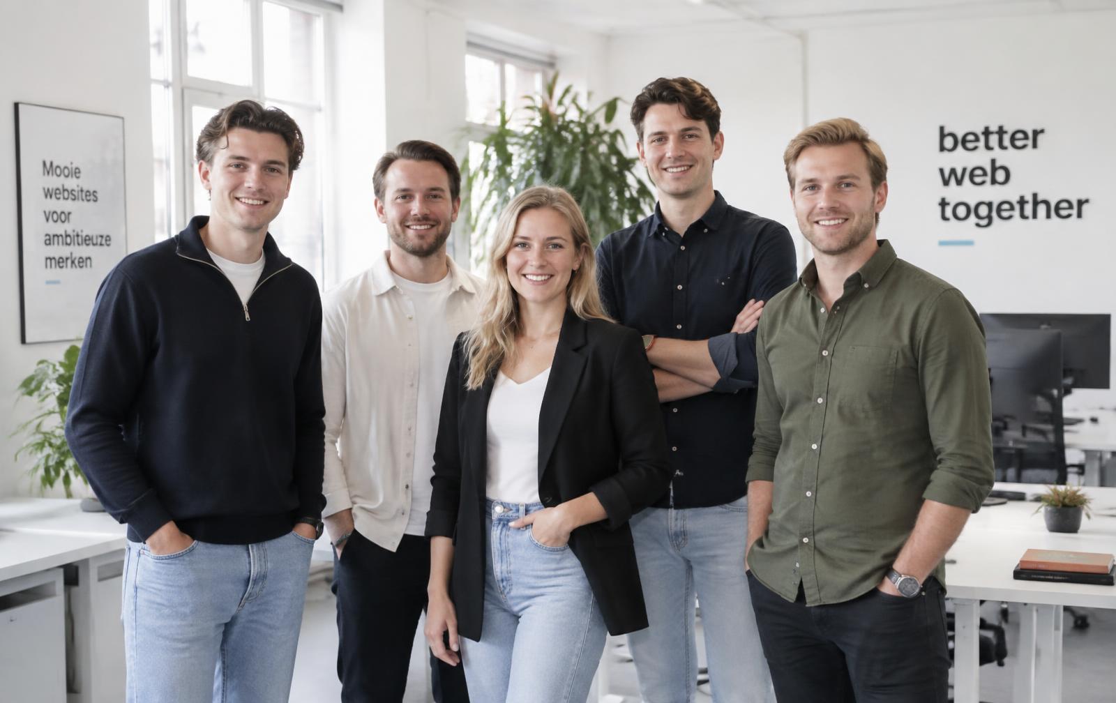 Het team van Web Bouwers in het kantoor in Nederland